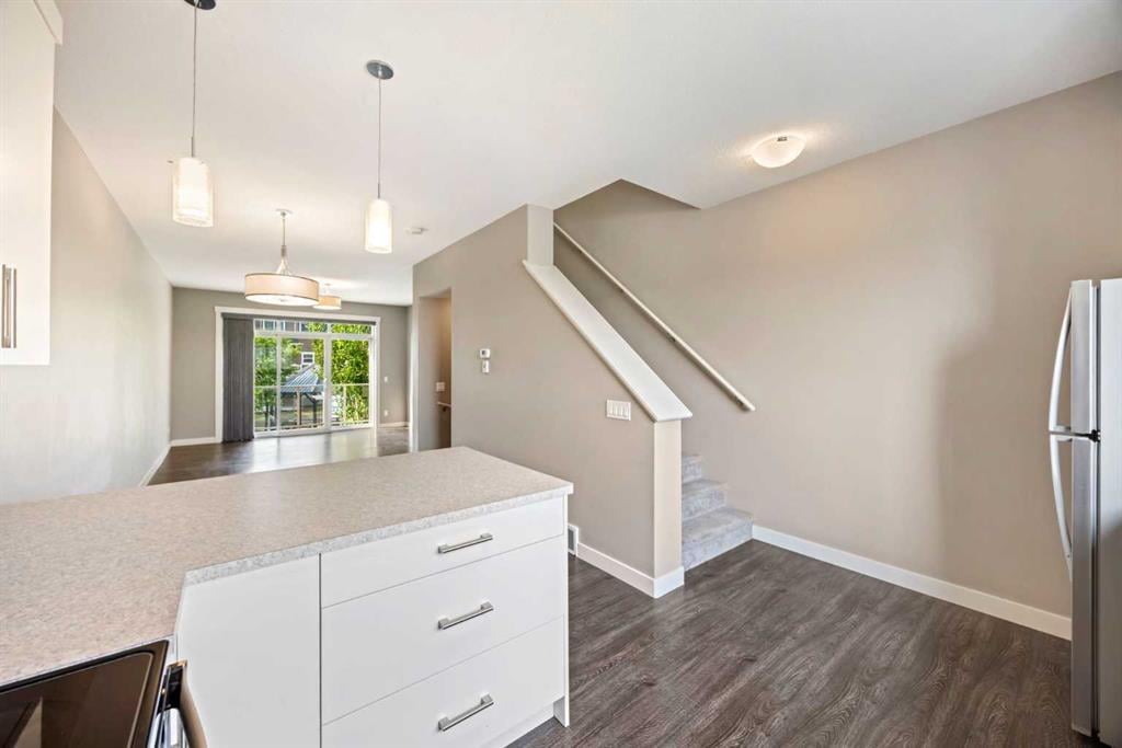 1561 Symons Valley - Thumbnail 2