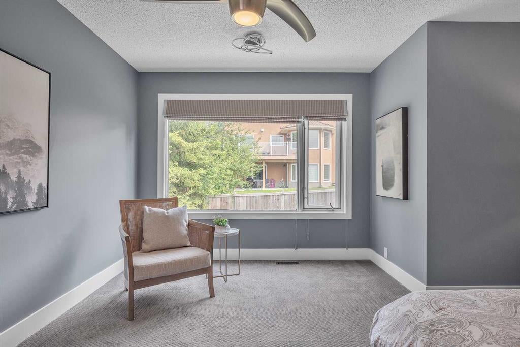 129 Edgebrook - Thumbnail 2