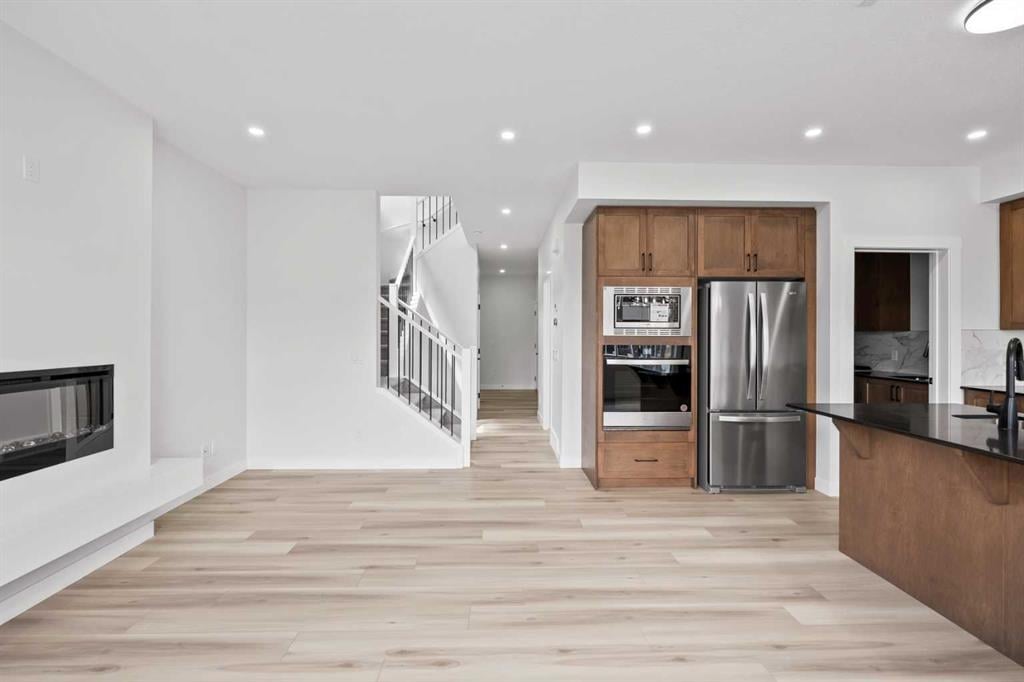 390 Corner Glen - Thumbnail 8