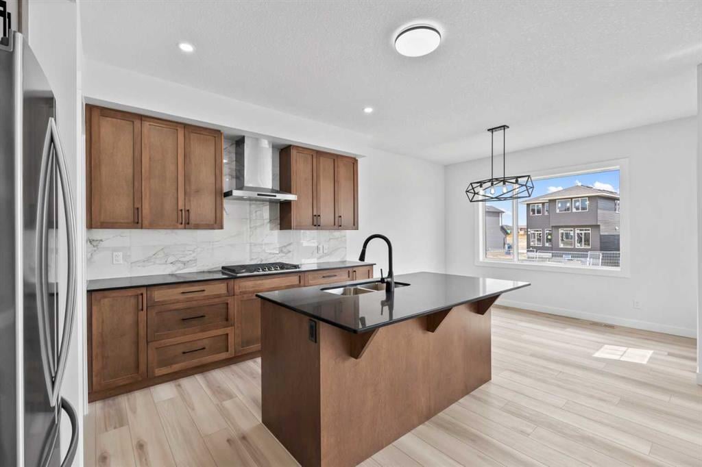 390 Corner Glen - Thumbnail 6