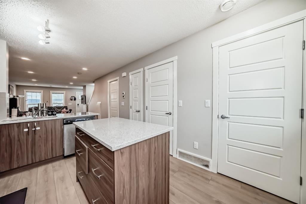 7451 Falconridge - Thumbnail 5