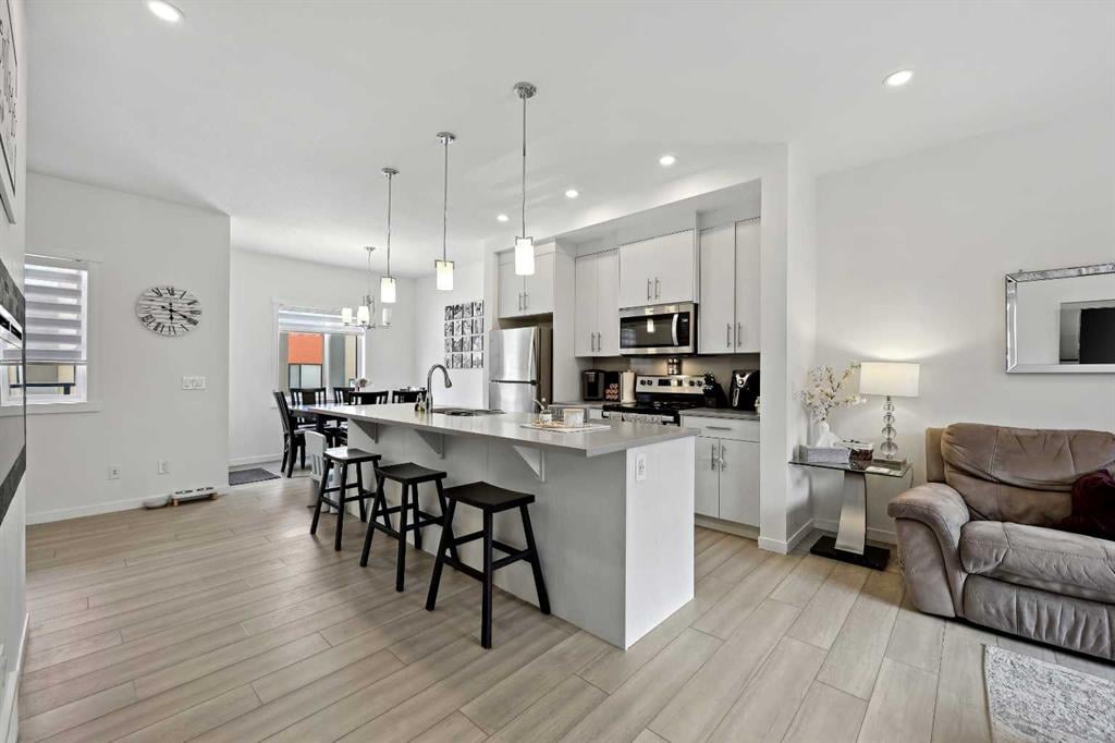 333 Sage Hill - Thumbnail 4