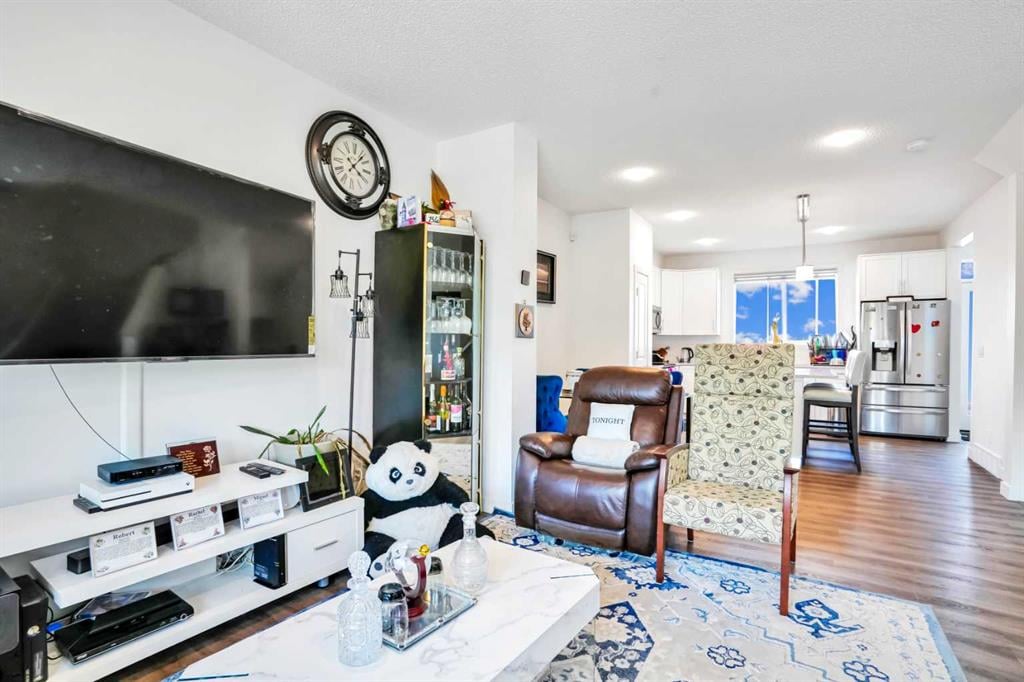 426 Belmont - Thumbnail 3