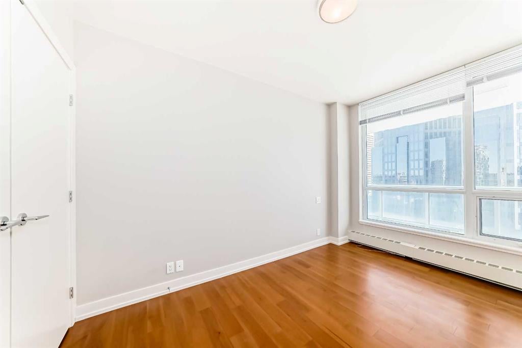 222 Riverfront - Thumbnail 6