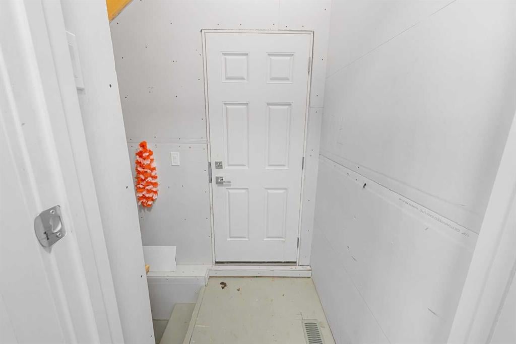 141 Carrington - Thumbnail 5
