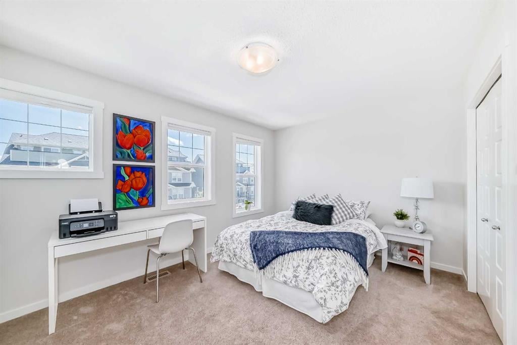 312 Cranbrook - Thumbnail 4