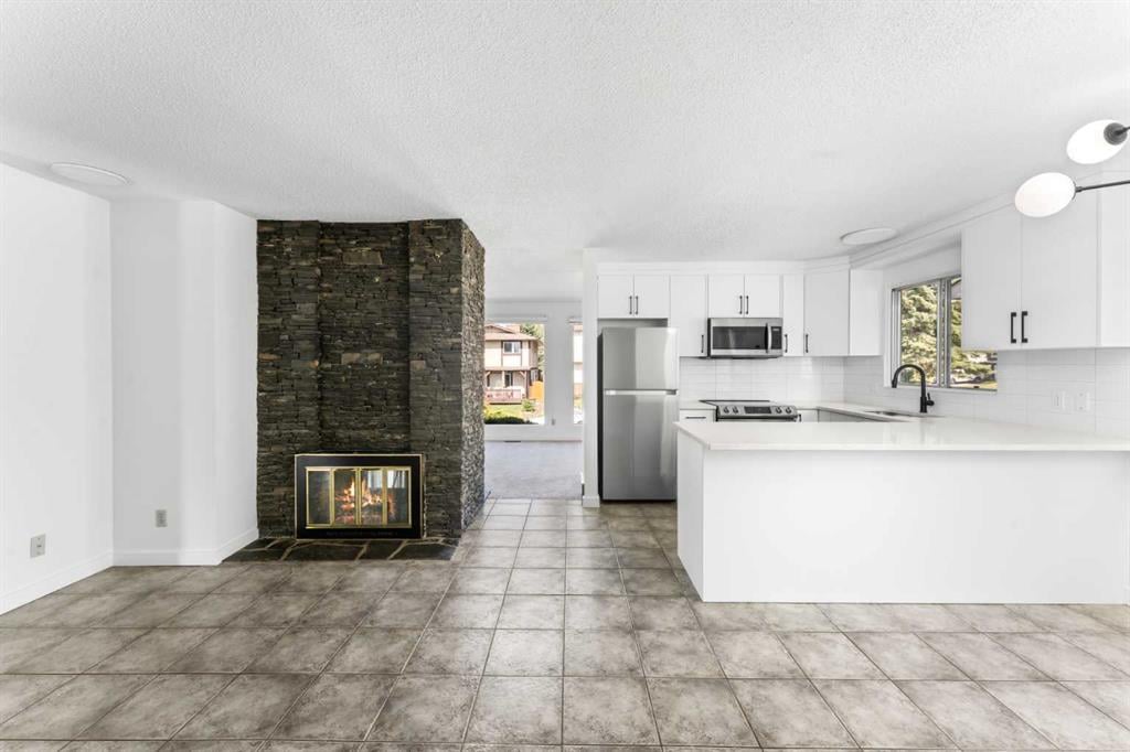6267 Silver Springs - Thumbnail 4