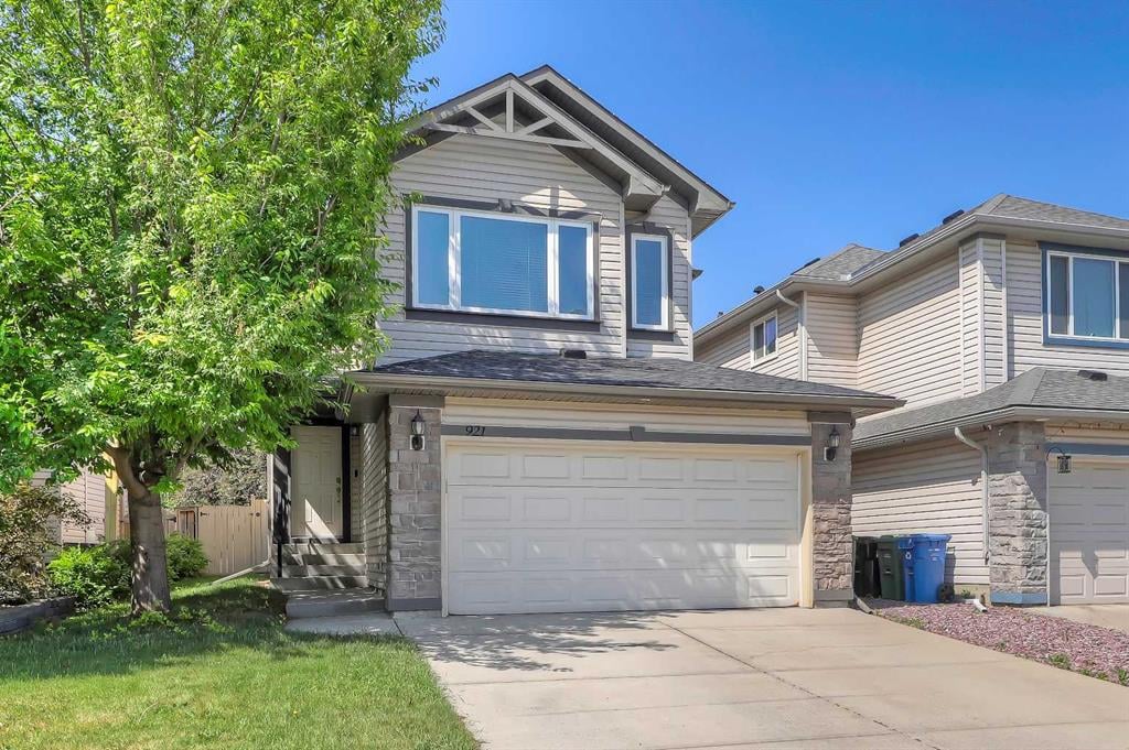 921 Cranston - Thumbnail 1