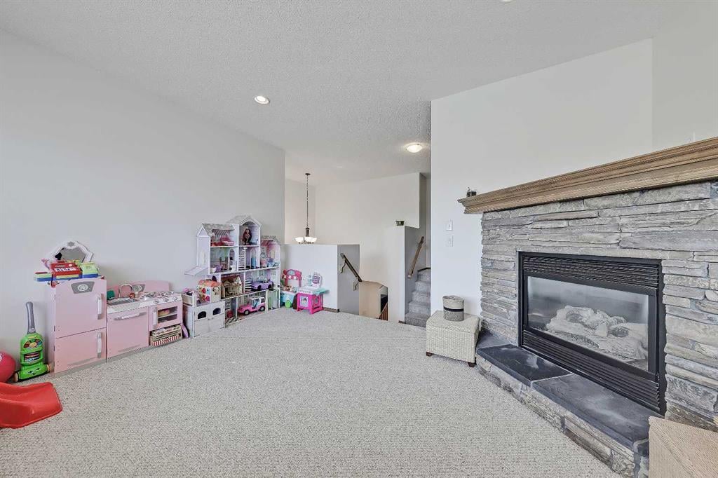 921 Cranston - Thumbnail 5