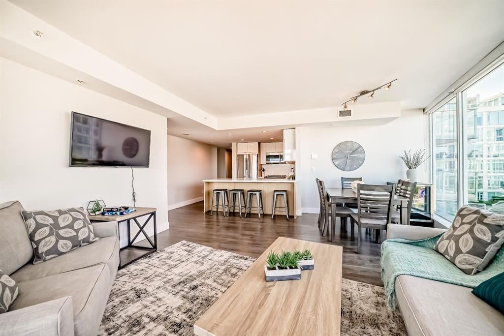 519 Riverfront - Thumbnail 8