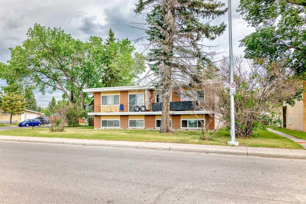 2748 Brentwood - Thumbnail 3