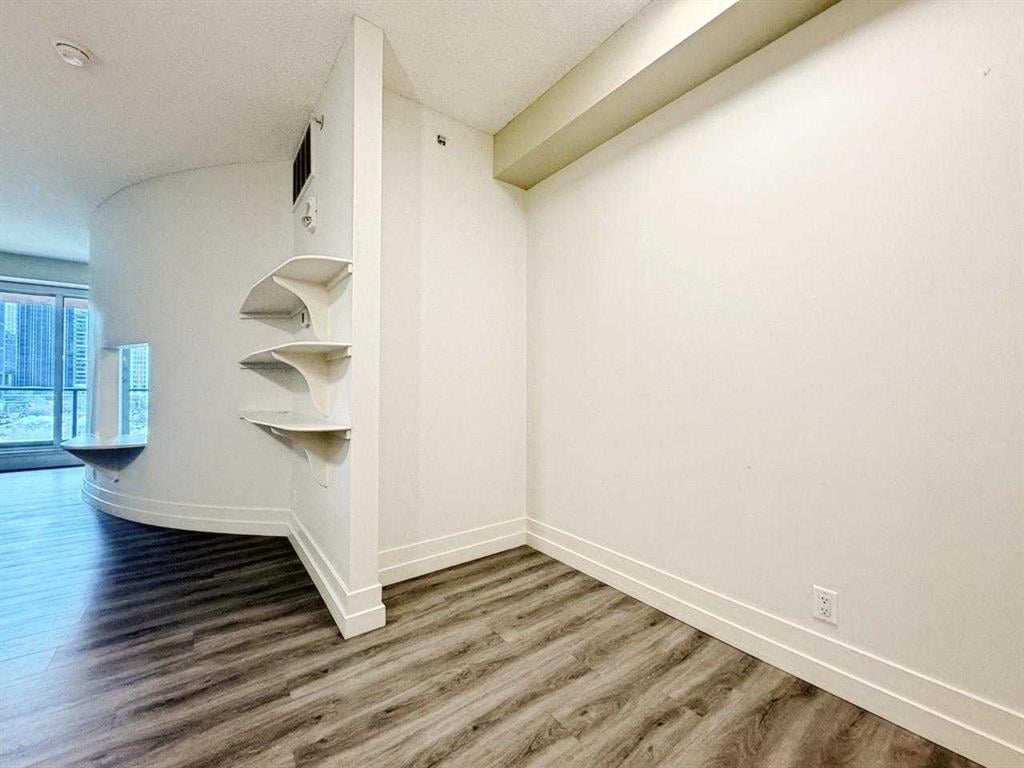 205 Riverfront - Thumbnail 6