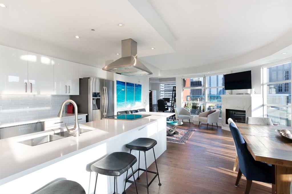 205 Riverfront - Thumbnail 2
