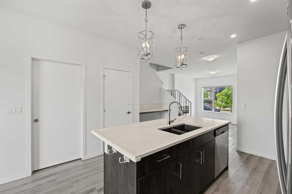 685 Livingston - Thumbnail 8
