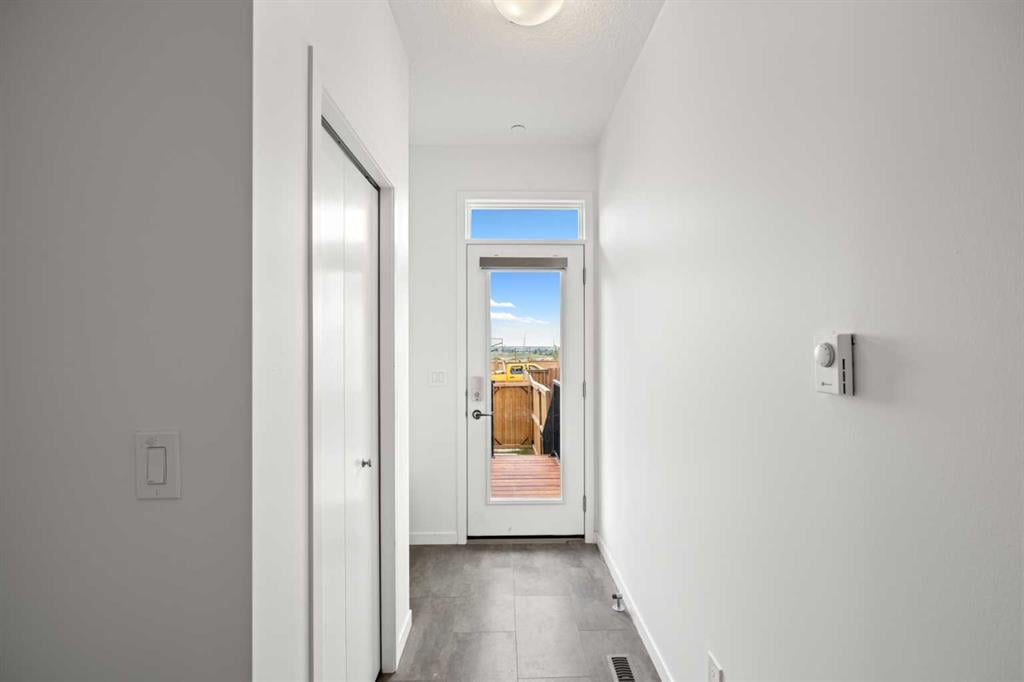 685 Livingston - Thumbnail 4