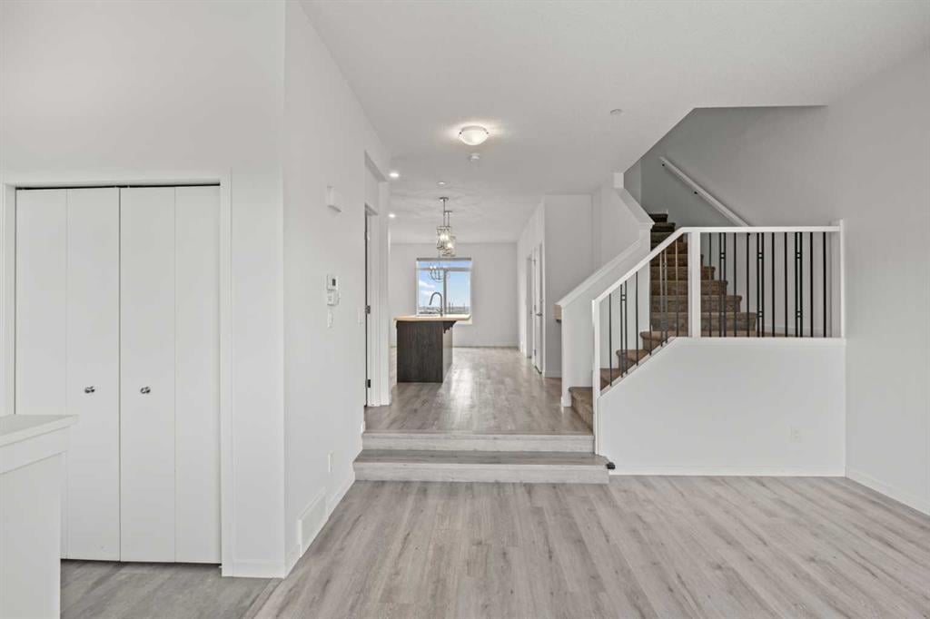 685 Livingston - Thumbnail 3