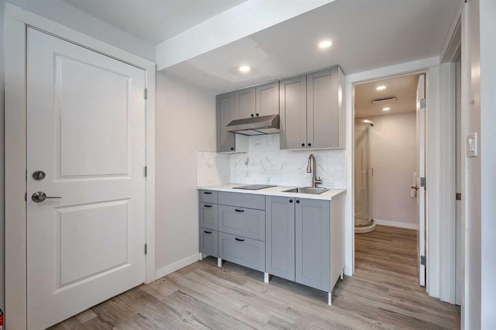 8408 Addison - Thumbnail 3