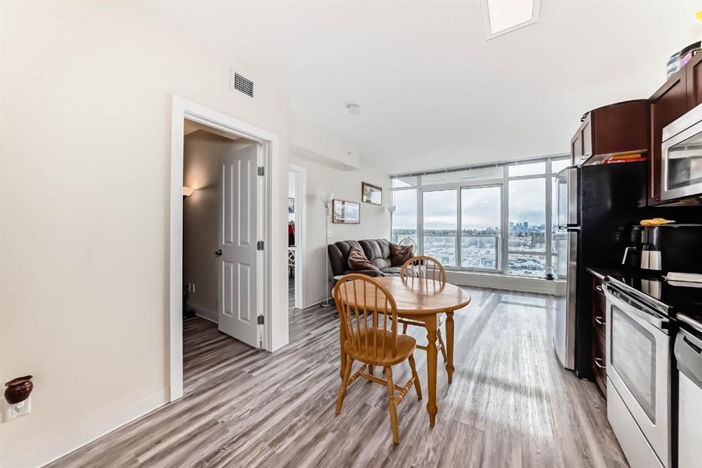 3820 Brentwood - Thumbnail 4