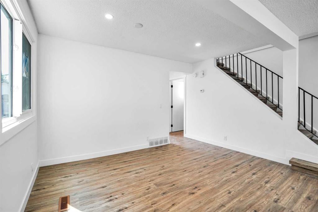 203 Castleridge - Thumbnail 3