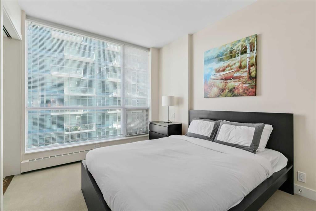 222 Riverfront - Thumbnail 4