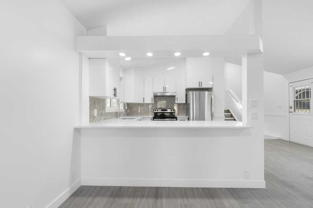 361 Martinwood - Thumbnail 8