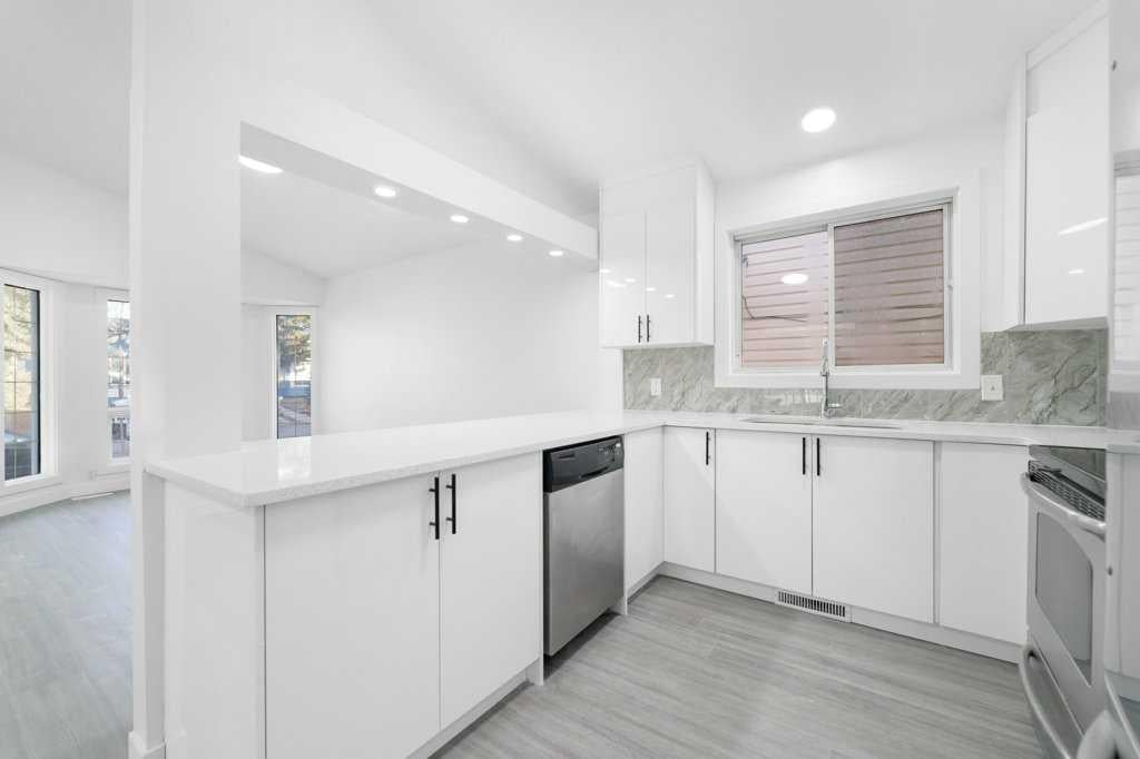 361 Martinwood - Thumbnail 7