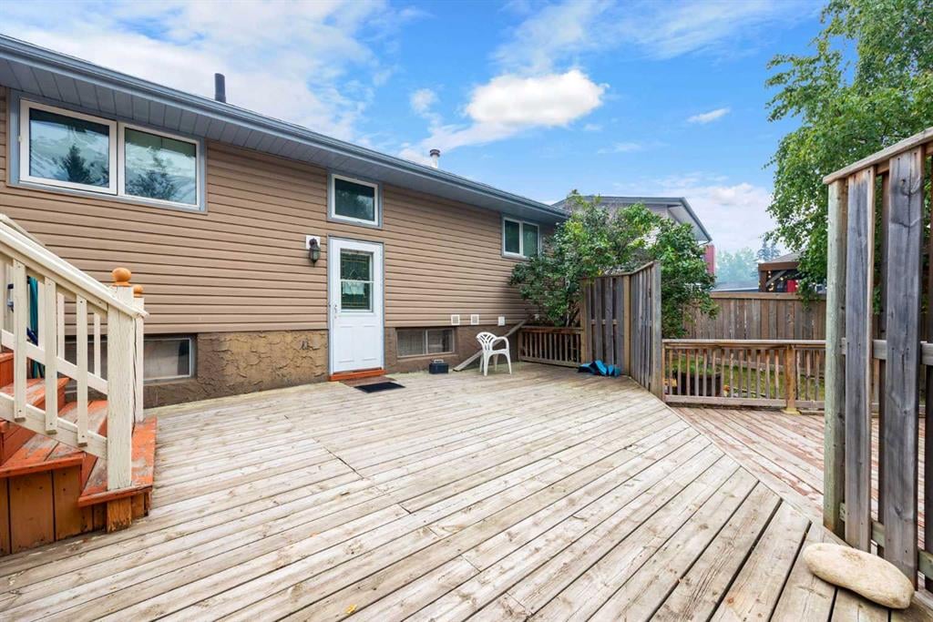 109 Hillcrest - Thumbnail 4