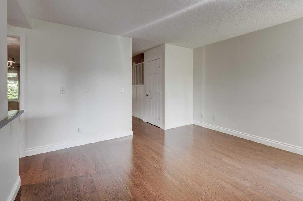 452 Parkridge - Thumbnail 6