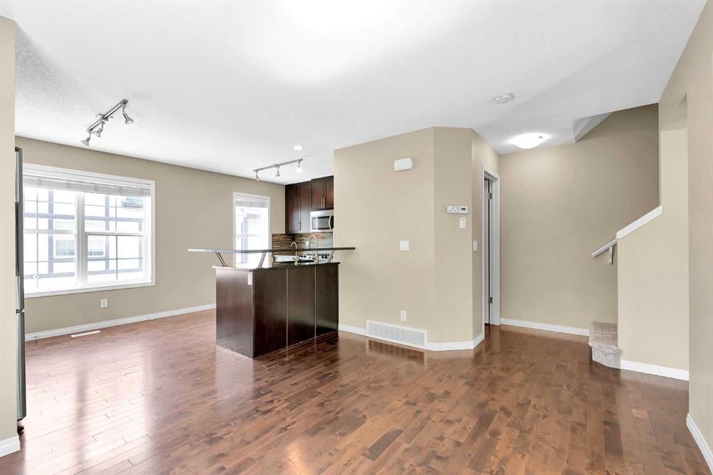 923 Cranford - Thumbnail 2