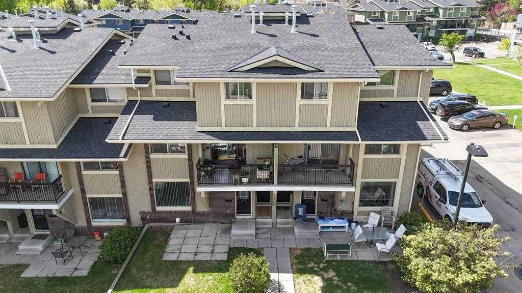 2200 Woodview - Thumbnail 8