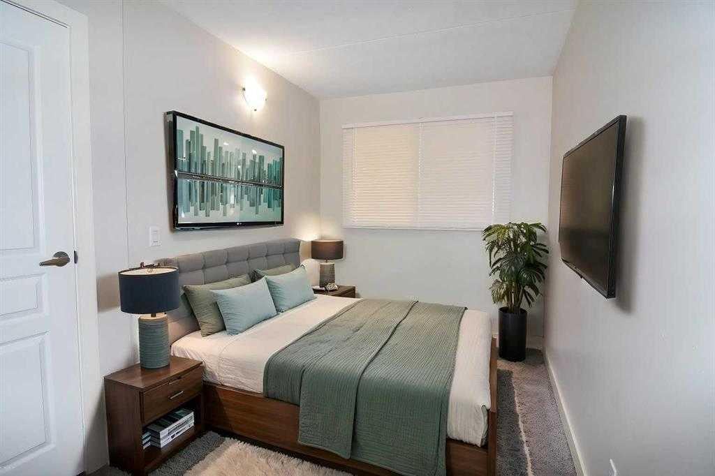 2200 Woodview - Thumbnail 3