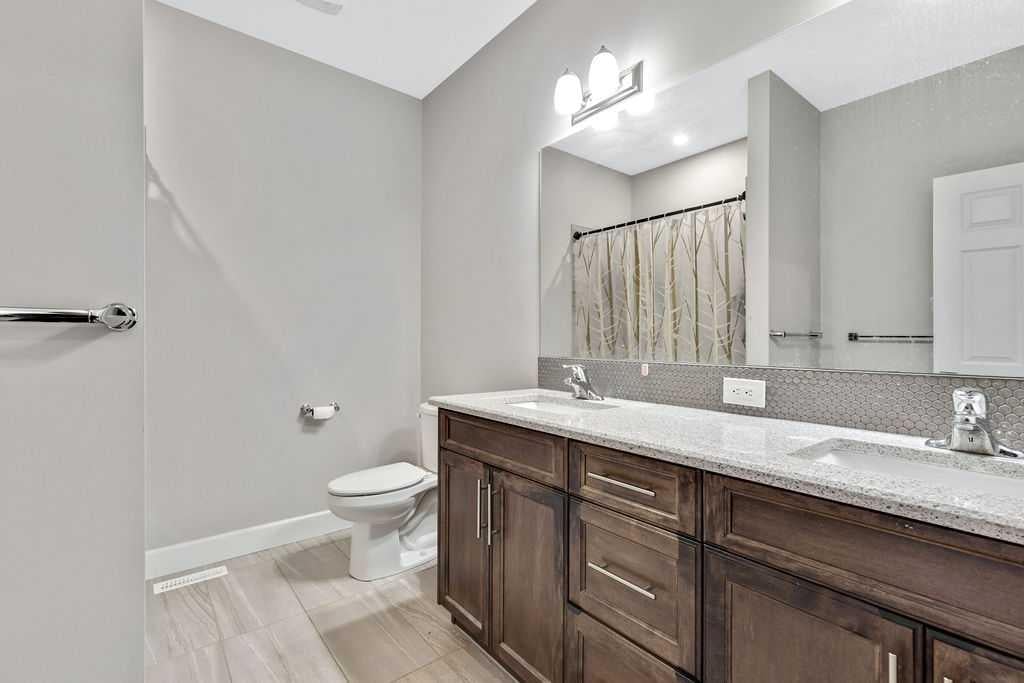 165 Carrington - Thumbnail 7