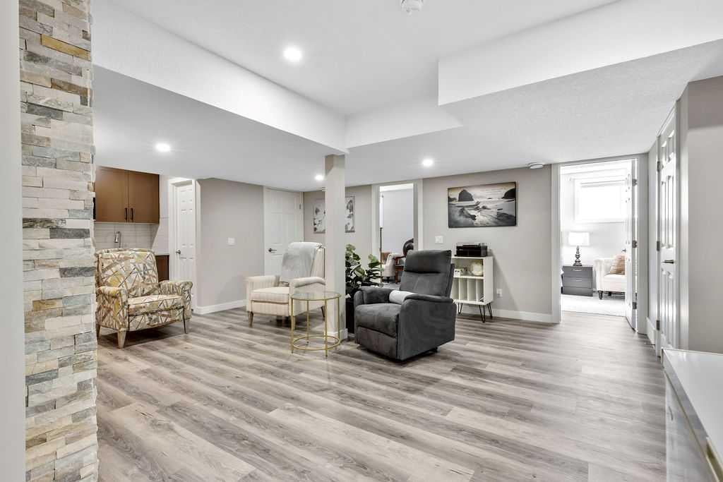 165 Carrington - Thumbnail 8