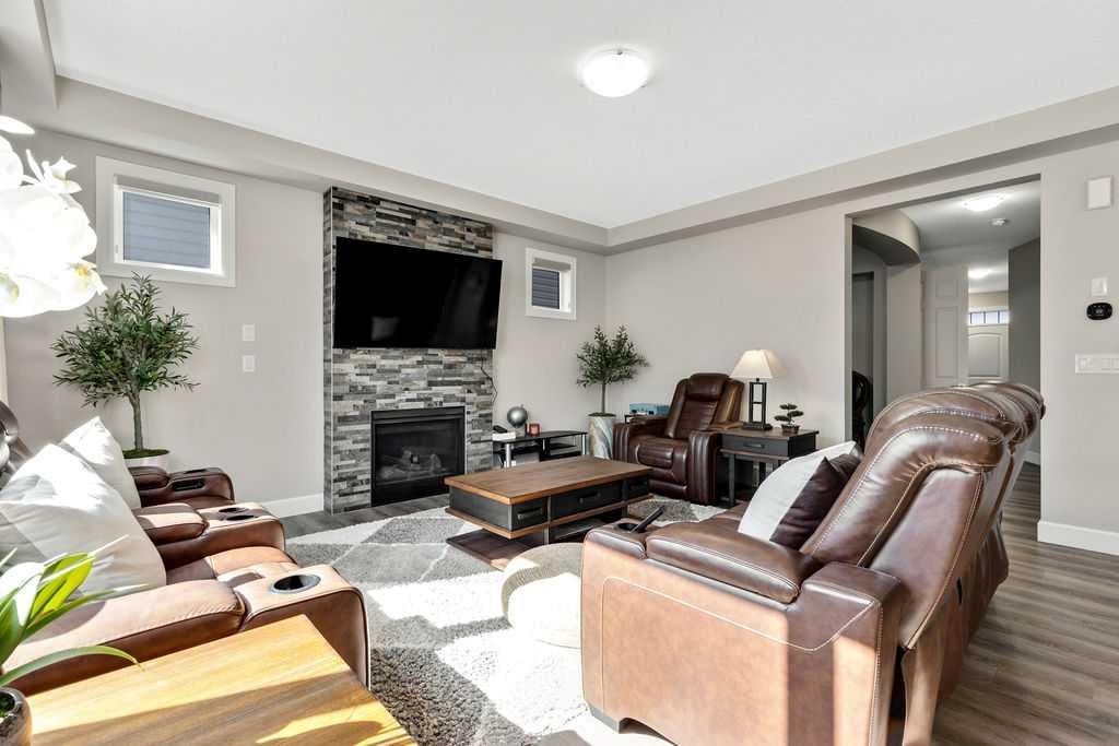 165 Carrington - Thumbnail 5