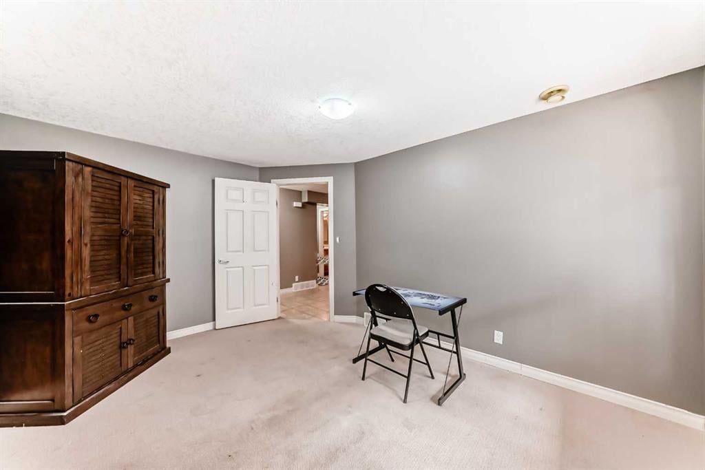 73 Crestmont - Thumbnail 2