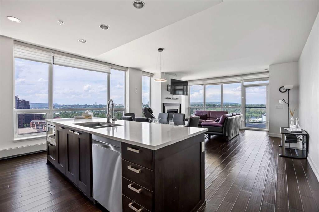 222 Riverfront - Thumbnail 1