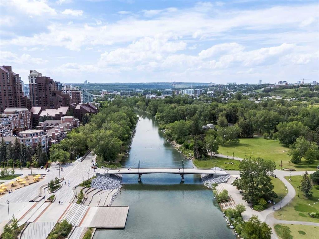 222 Riverfront - Thumbnail 4