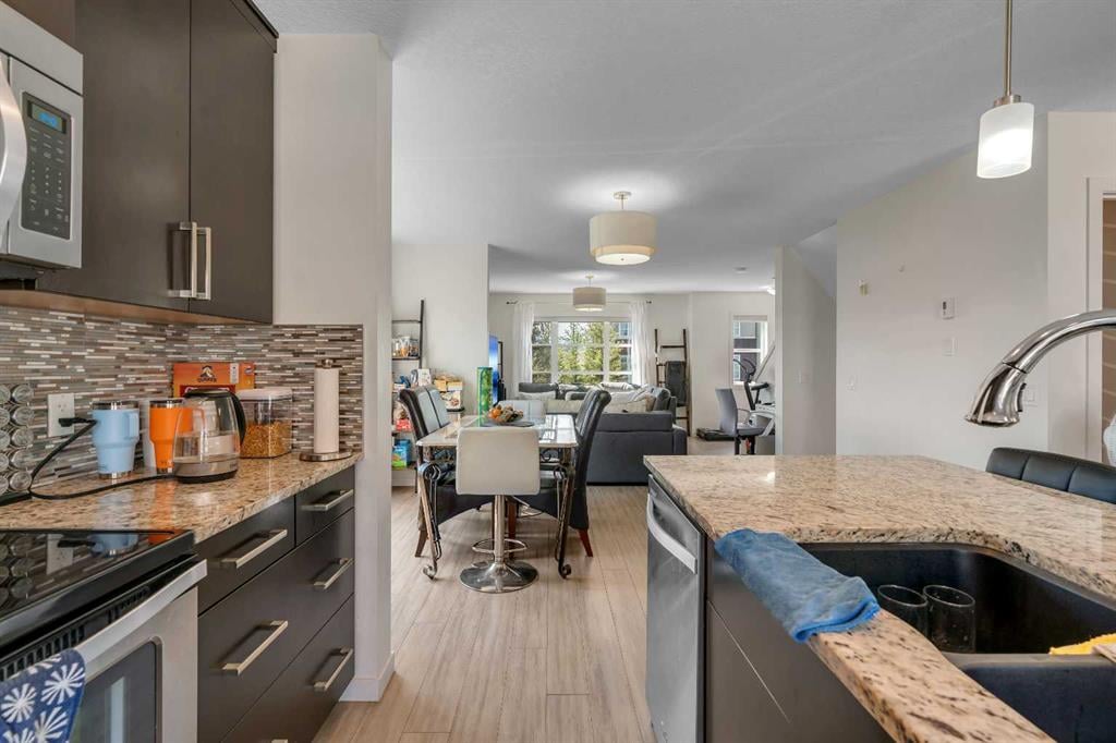 1111 Evansridge - Thumbnail 5