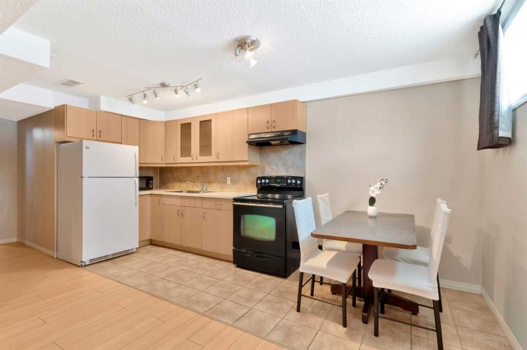 11722 Canfield - Thumbnail 2