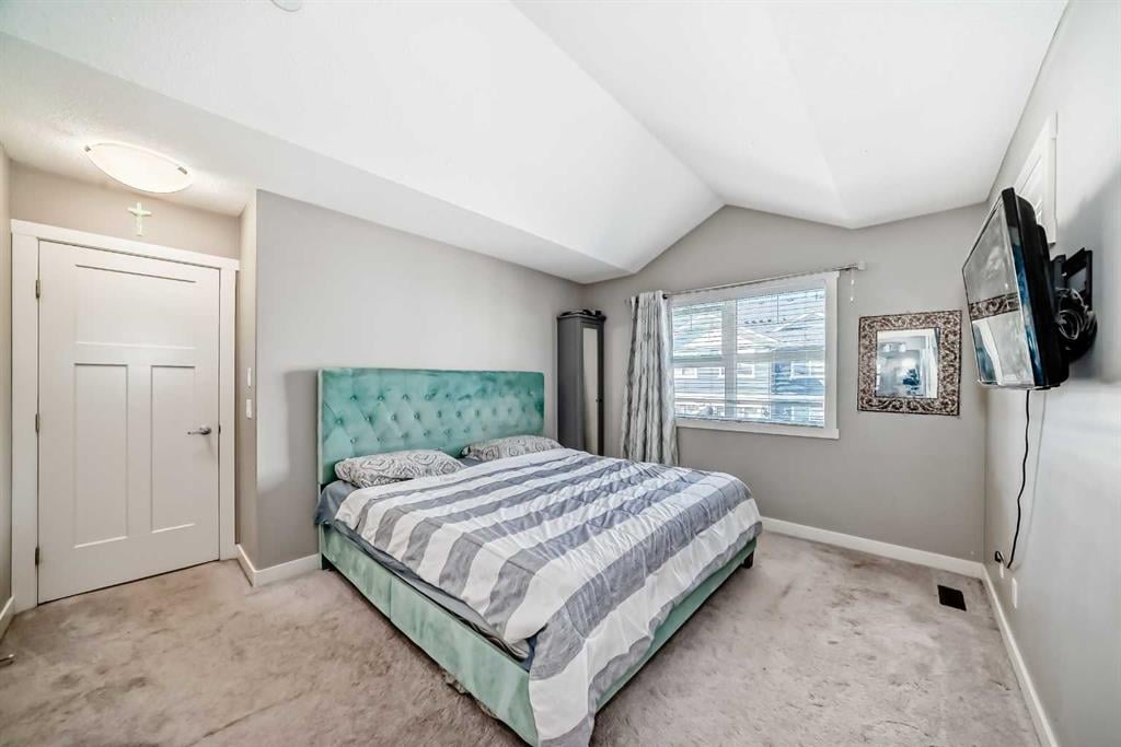 702 Evanston - Thumbnail 5