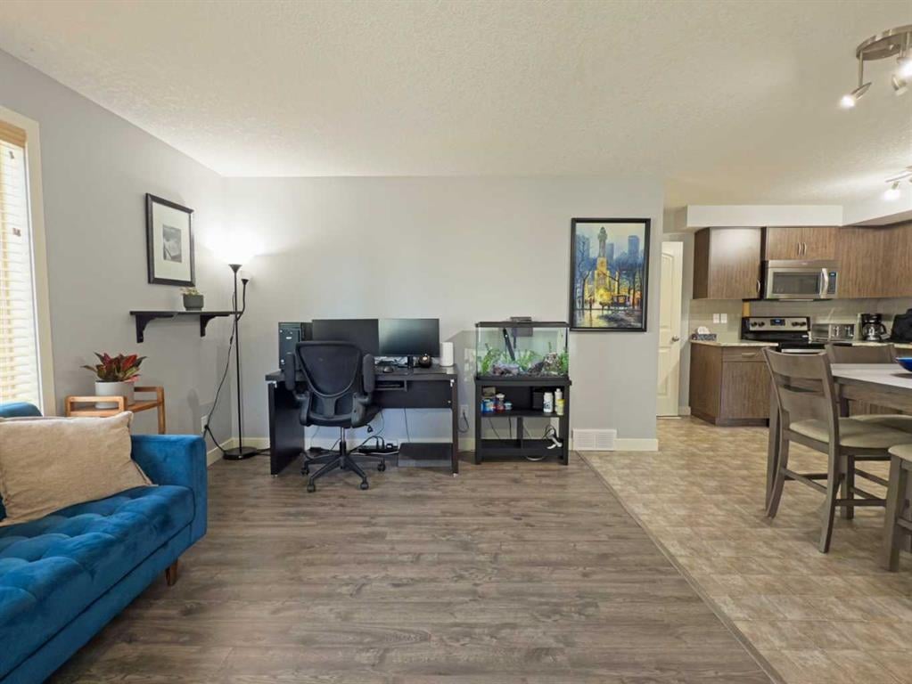 250 Sage Valley - Thumbnail 5