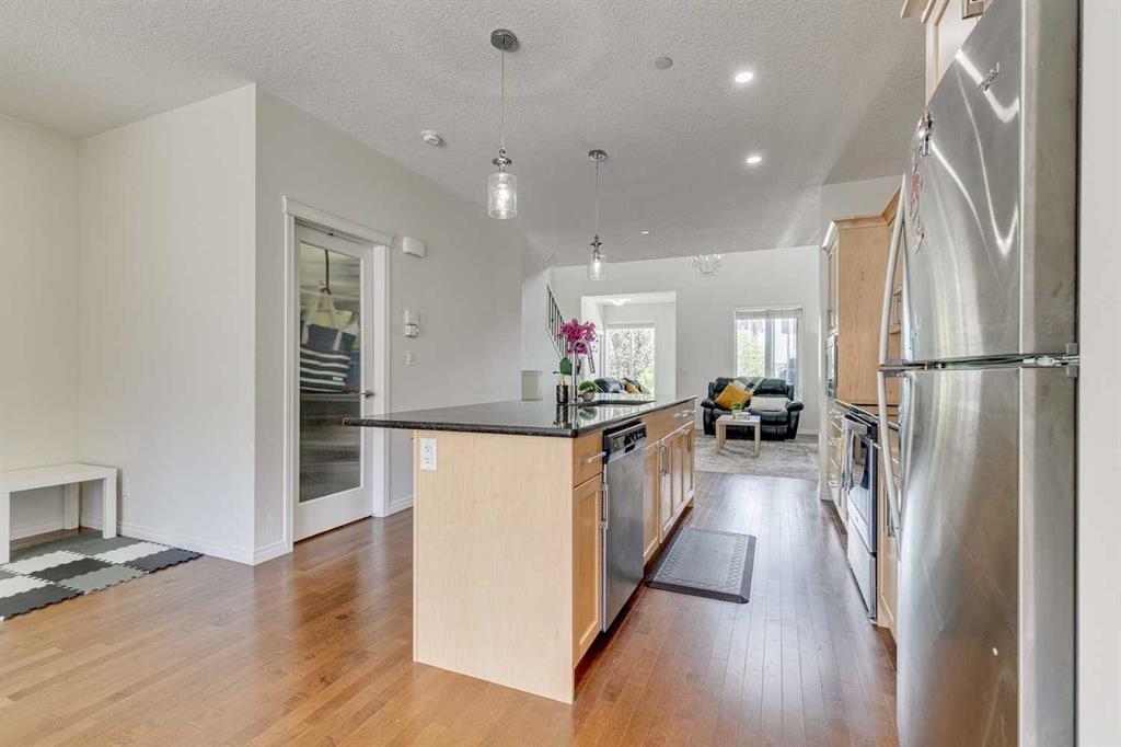 943 Livingston - Thumbnail 5