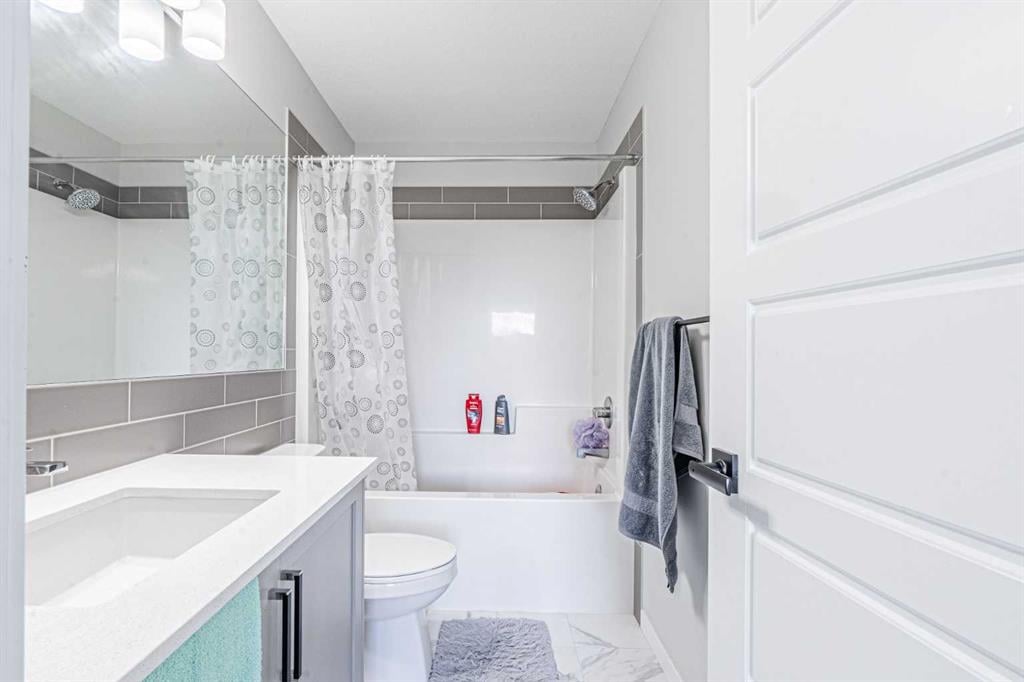 117 Corner Glen - Thumbnail 2