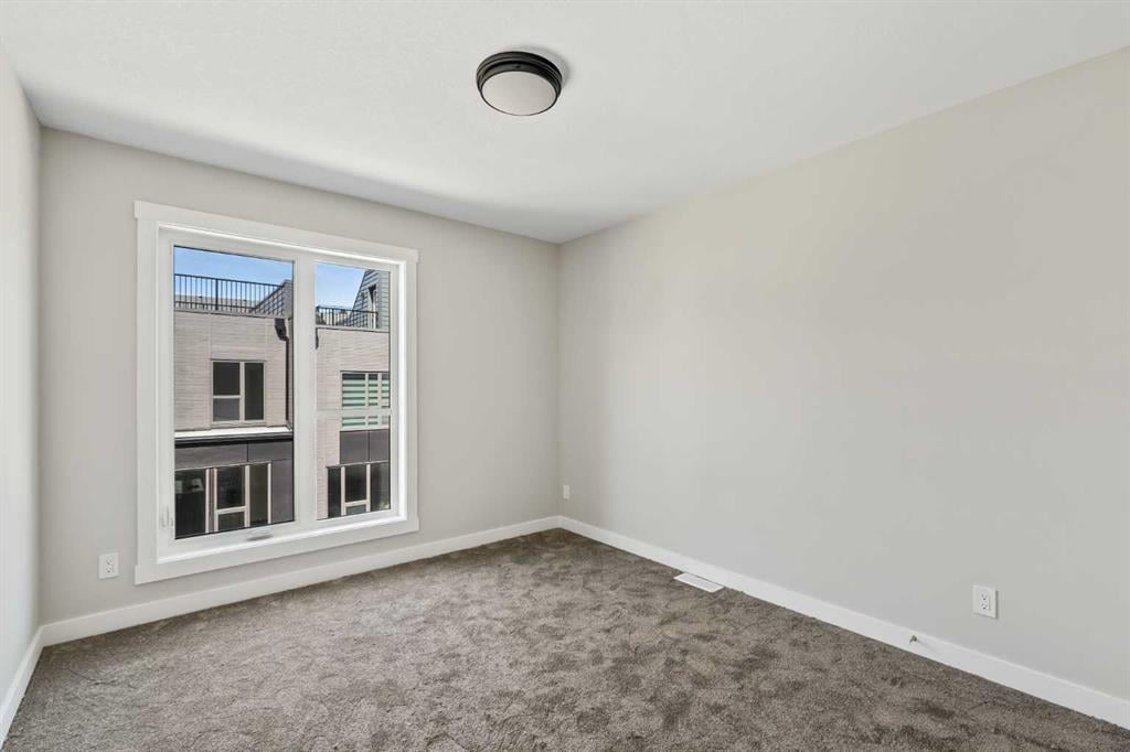 415 Sovereign - Thumbnail 7