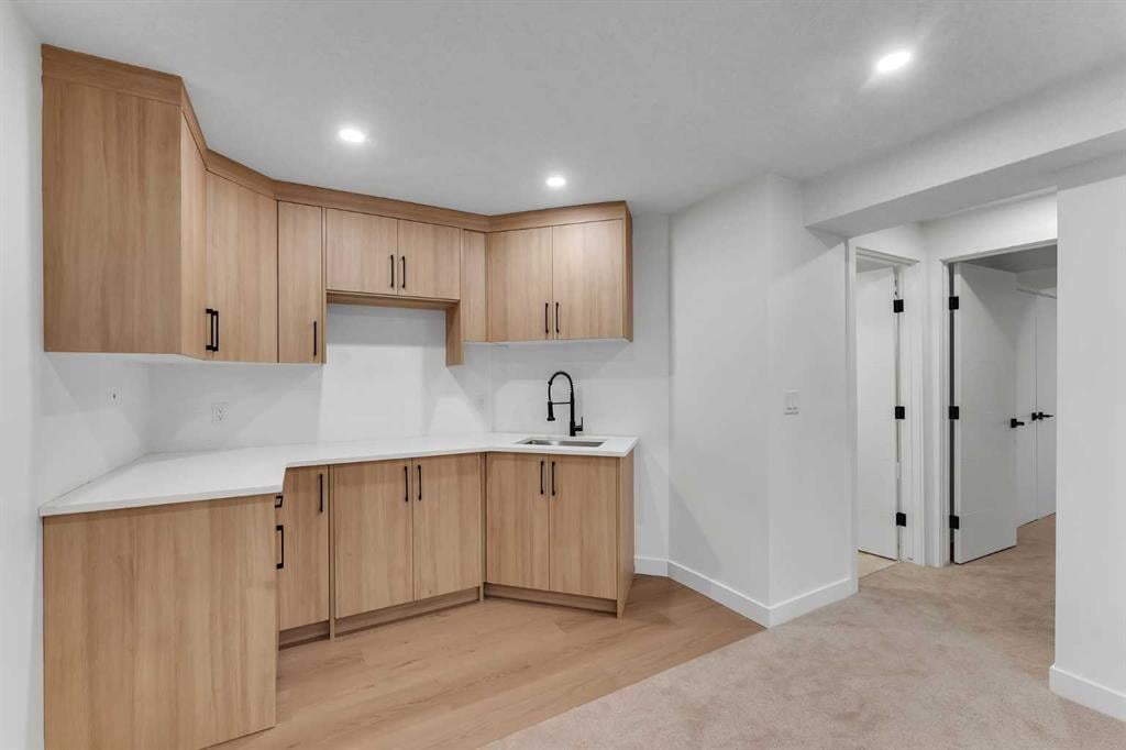 61 Martindale - Thumbnail 7