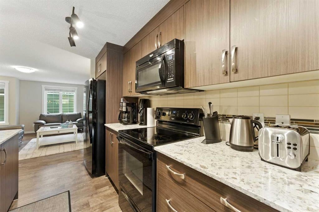 927 Auburn Bay - Thumbnail 5