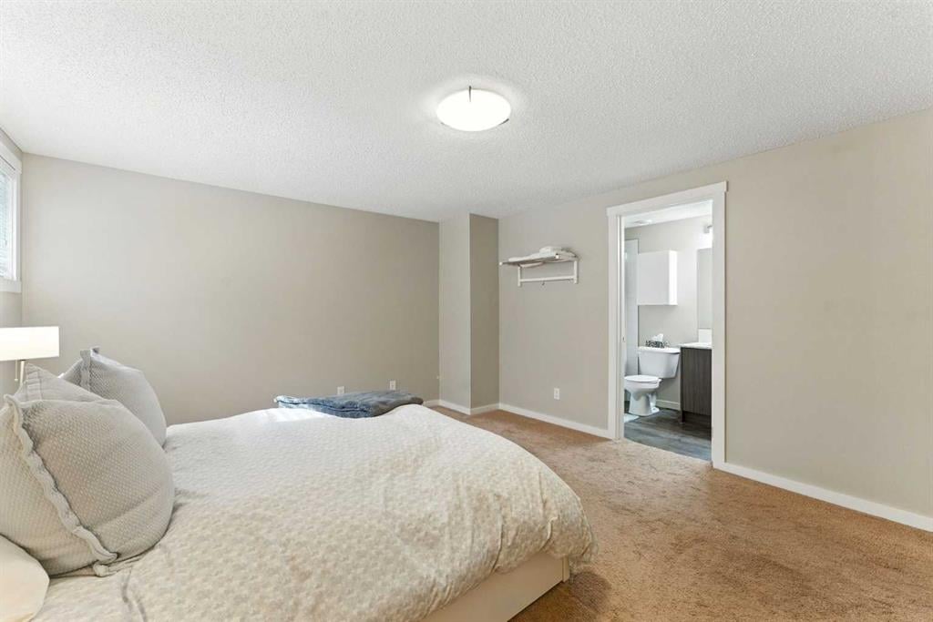 927 Auburn Bay - Thumbnail 3