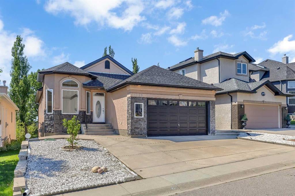 1069 Panorama Hills - Thumbnail 1