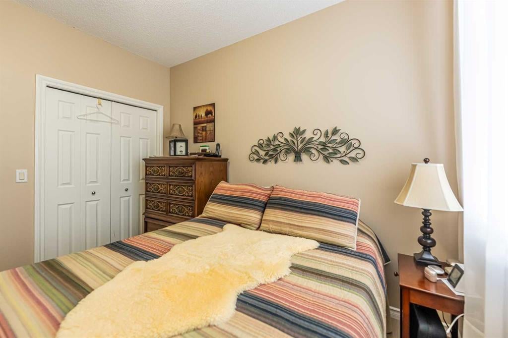 1010 Arbour Lake - Thumbnail 5