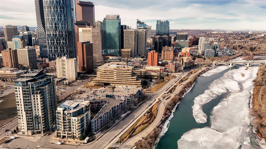 333 Riverfront - Thumbnail 8